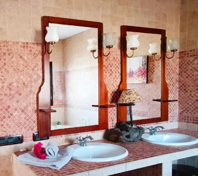 Hotel Elvira Tías 0*,  España
